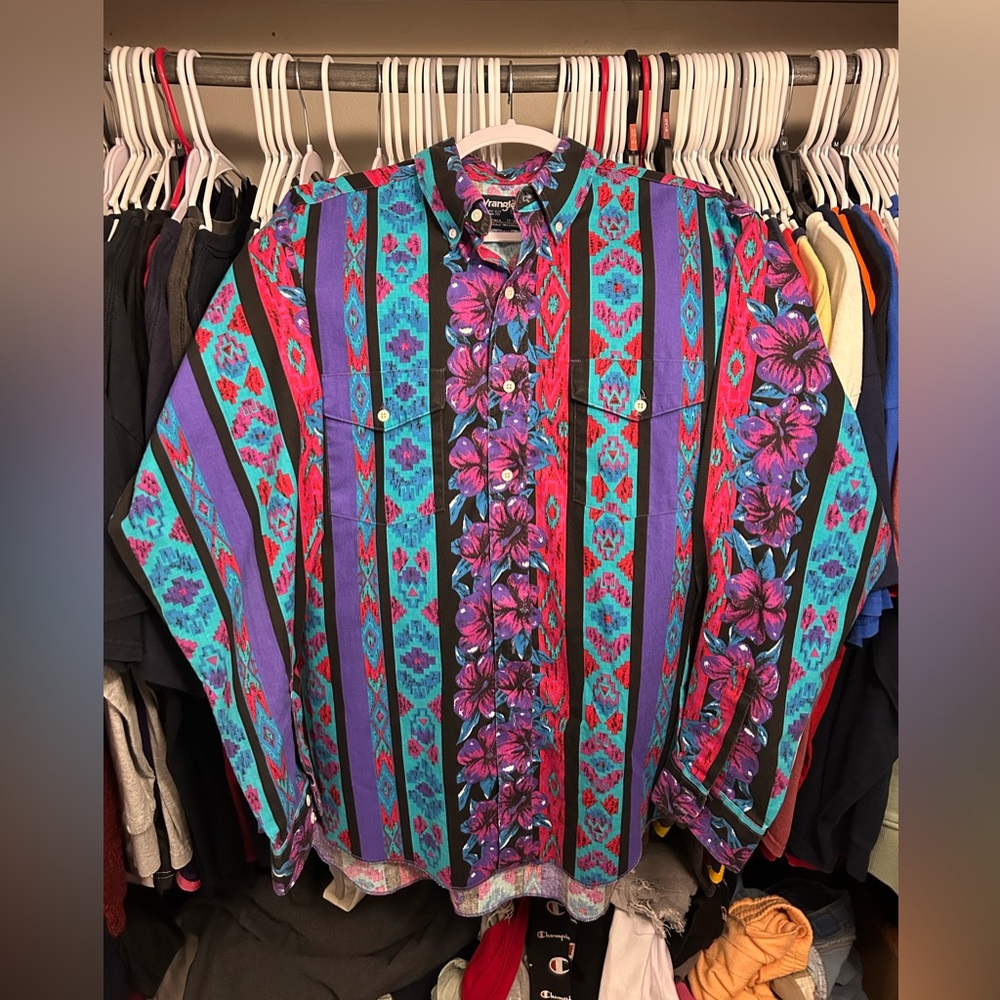 Wrangler Cowboy Cut Shirt with Purple and Blue Accents